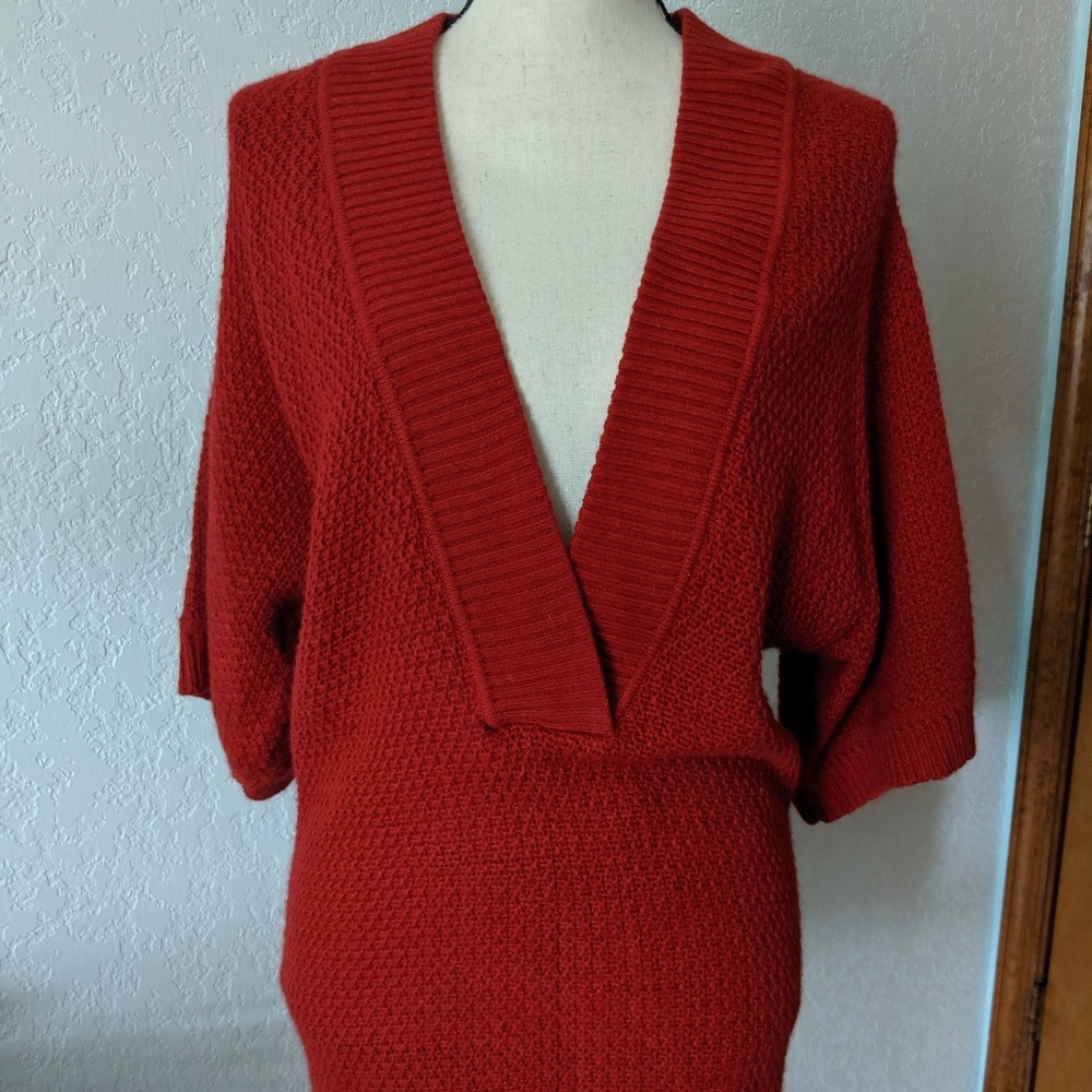 Deep V-neck sweater Lucky size Small